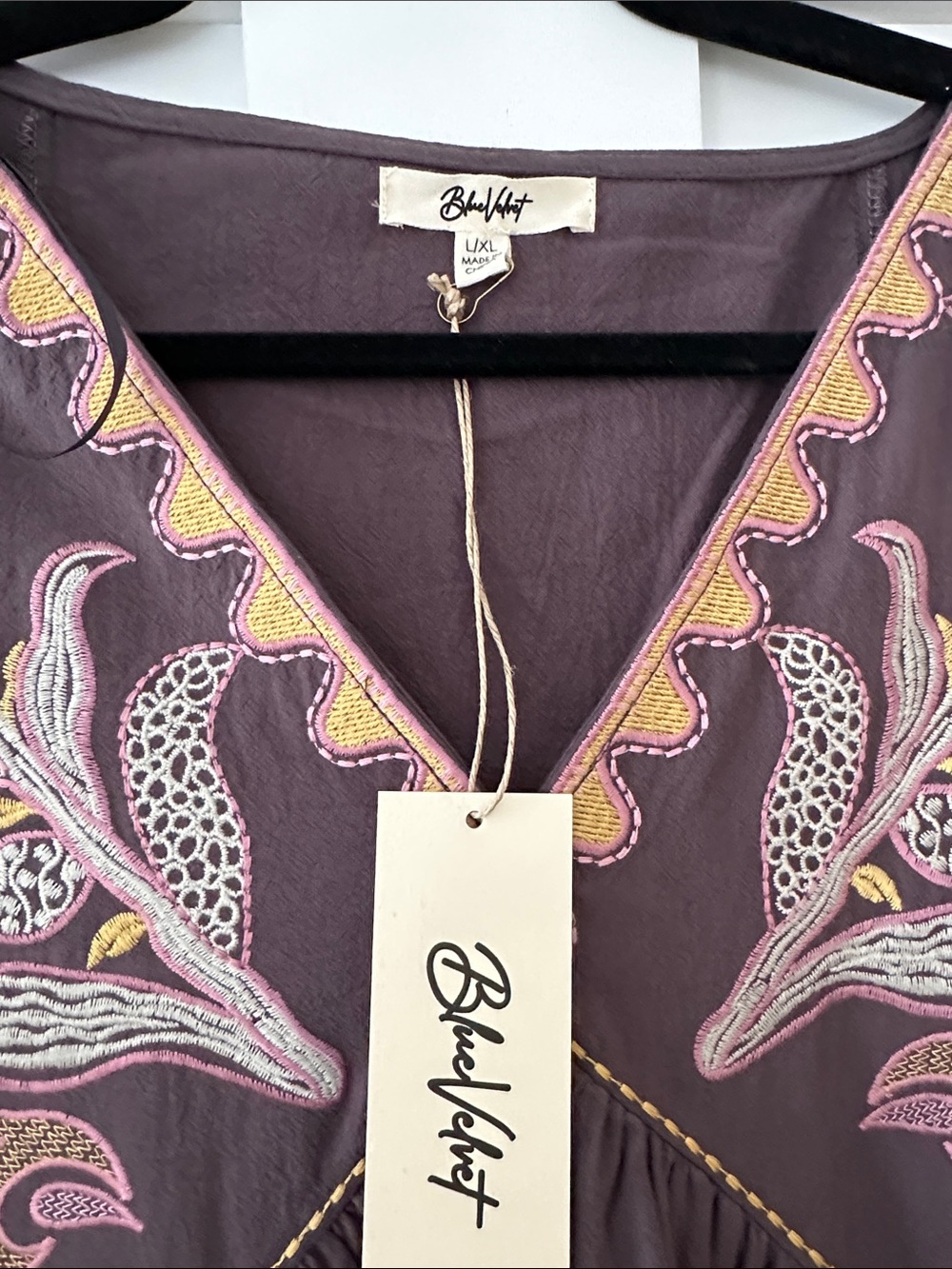 Boho Embroidered V-Neck Tunic Dress in Charcoal and Pink 07 - Picture 2 of 3